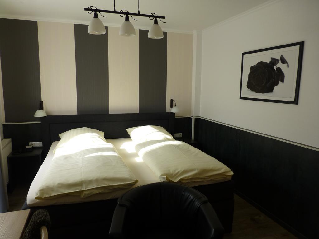 Hotel Ruestersieler Hof Wilhelmshaven Bagian luar foto